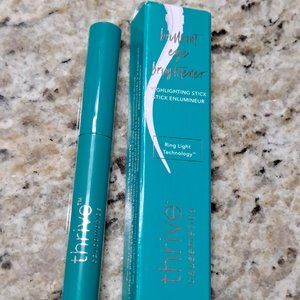 Thrive Causemetics Brilliant Eye Brightener in Izzy (Opalescent Shimmer)